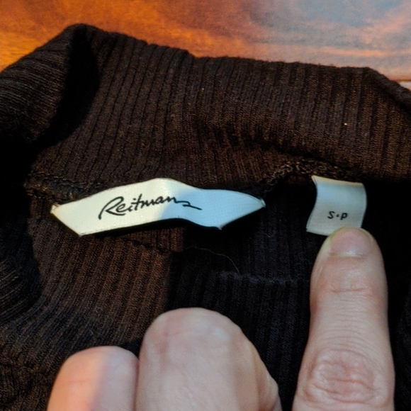 Turtleneck half-sleeve ribbed tee - Picture 4 of 4